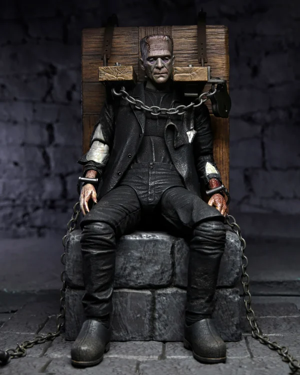 Bride of Frankenstein - Ultimate 7" Frankenstein's Monster Action Figure by NECA - Image 7