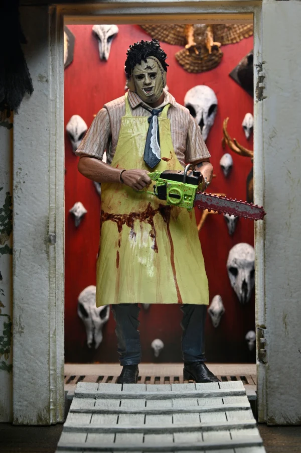 Texas Chainsaw Massacre - Leatherface 50th Anniversary 7" Action Figure by NECA - Image 3