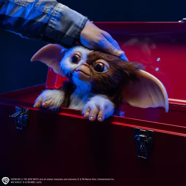 Gremlins 2 - 12" Gizmo Mogwai Prop Replica by Trick or Treat Studios - Image 4