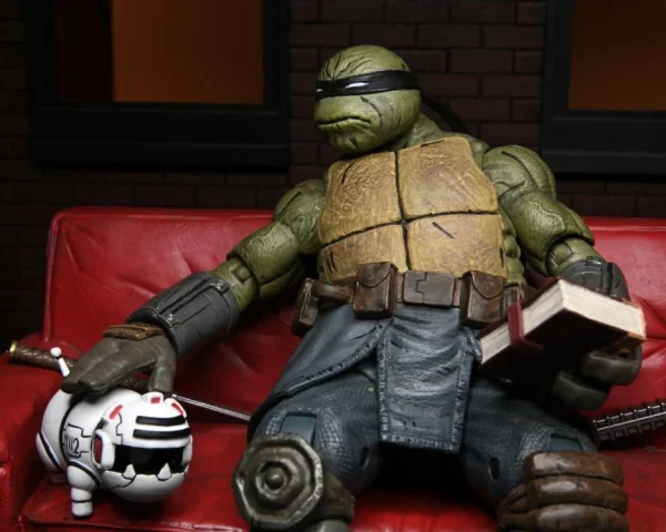 Teenage Mutant Ninja Turtles - Last Ronin Unarmored Ultimate 7" Scale Action Figure by NECA