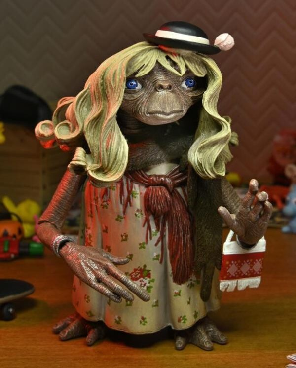 ET - 40th Anniversary Dress-up ET 7" Scale Action Figure by NECA