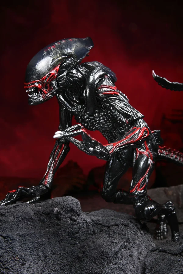 Aliens - Night Cougar 7" Scale Action Figure by NECA