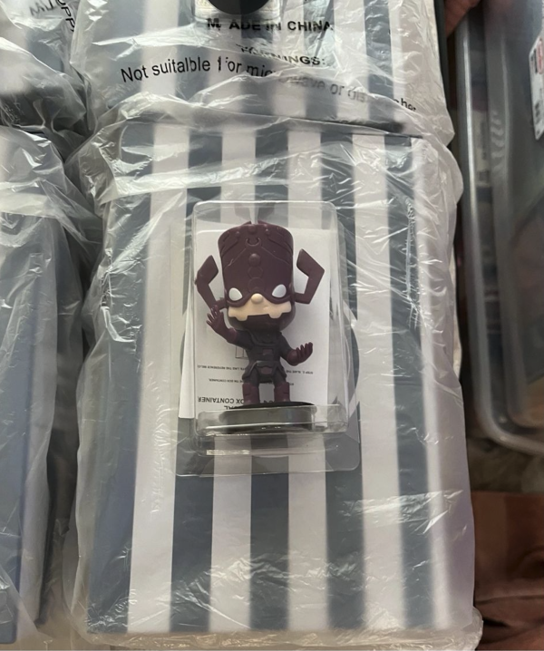 Fantastic Four First Steps – AMC Marvel Galactus Popcorn Bucket and Figure - Image 3