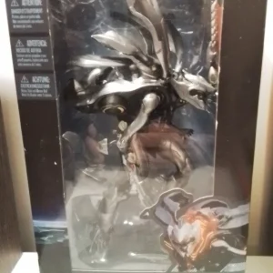 Halo 4 – Knight Scattershot Deluxe Action Figure , Series 1 by McFarlane , Xbox Game Collectible