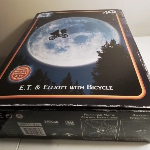 ET - 40th Anniversary Elliot & ET on Bicycle 7" Scale Action Figure by NECA